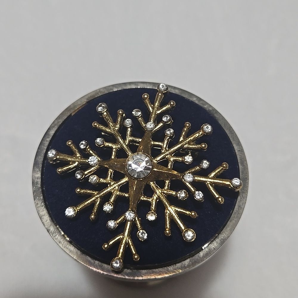 Snowflake Brooch with Rhinestones - Picture 2 of 4